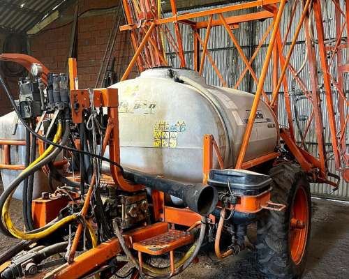 Pulverizadora Jacto AD18 2000 Litros