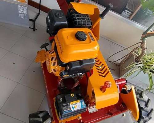 Tractor Cortar Cesped y Desmalezadora