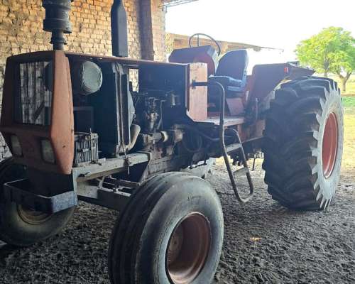 Tractor Zanello UP100 con Motor Perkins en Buen Estado
