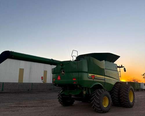 Cosechadora John Deere S780 año 2022