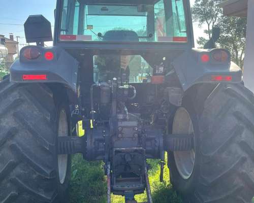 Tractor Valtra Bm125i, 125 HP, año 2017 muy Bueno