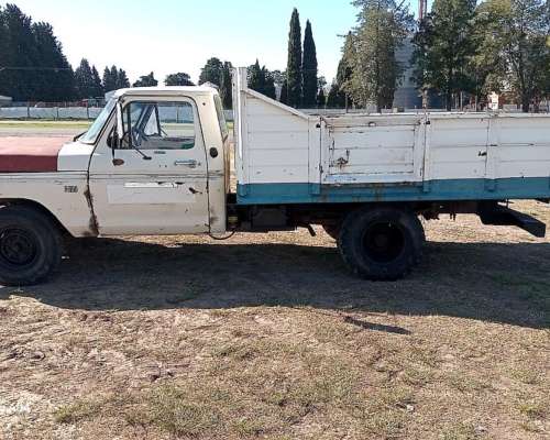 Ford F250 con Caja