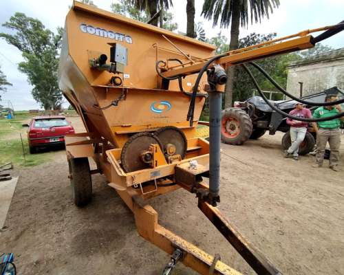 Mixer Horizontal Comofra - 6 M3 - Balanza Magris - EXC EST