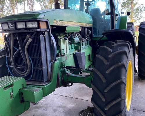 Tractor John Deere 8300