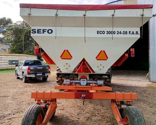 Fertilizadora Sefo Mod ECO 3000, con Balanza .