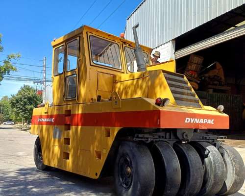Compactador Dynapac CP271 9 Ruedas