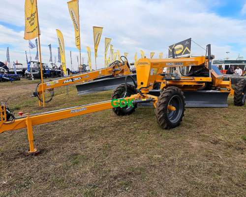 Niveladora de Arrastre VGX 4800, C/joystick y Cub. Grosspal.