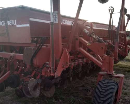 Sembradora Crucianelli Pionera IV de 30 Líneas a 23 cm