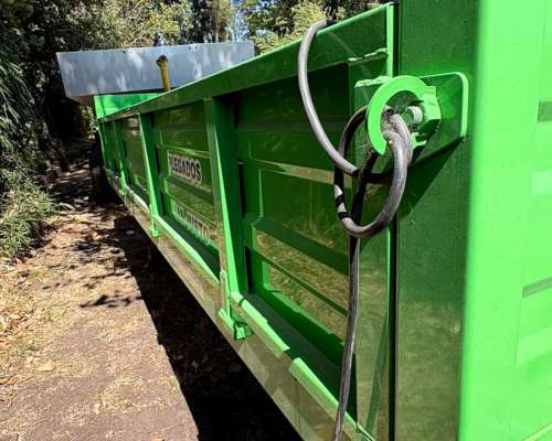 Acoplado Playo Plegados San Justo de 2 X 4 Mts y 4 Toneladas