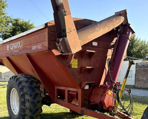 Tolva Autodescargable Giaroli 14 Tons 2007 24-5x32 Balanza