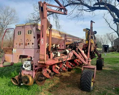 Sembradora Bertini 32000 - 16 a 52 Neumatica - Fert en Linea