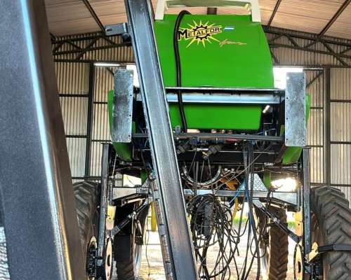 Pulverizadora Metalfor 3200 SE 2013 - 36m Piloto 6.800 Hs
