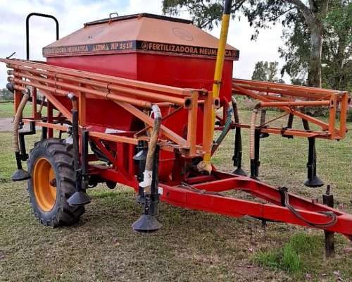 Fertilizadora, Encaladora, Sembradora Pasturas Altina