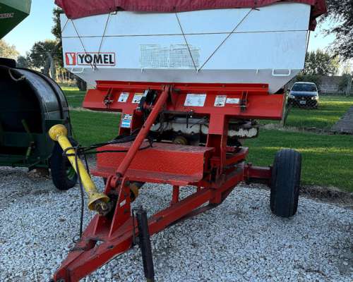 Fertilizadora Yomel 2022 muy Buena