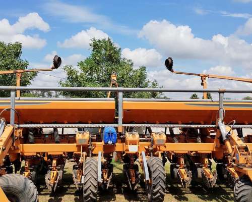 Sembradora Agrometal TX Mega de 16-52