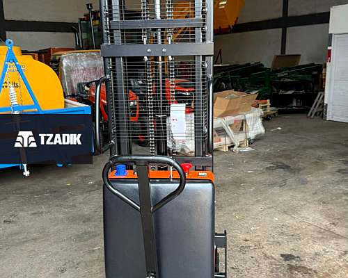 Apilador Semi Eléctrico con Bateria de Litio AE1530