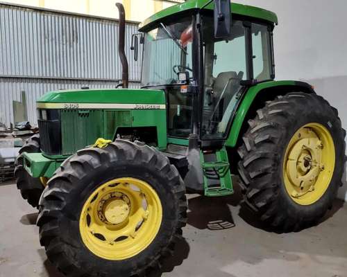 John Deere 6405. DT. año 2005. 106 HP
