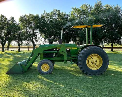 John Deere 3140 con Pala Frontal. Embrague Independiente.