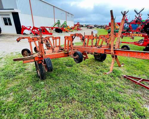 Carpidor de 11 Rejas a 70 cm con Alas Manuales.