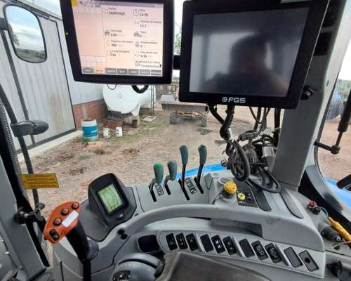 Tractor New Holland T7.215 Usado con Piloto