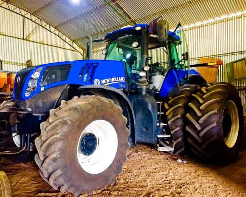 New Holland T8 320