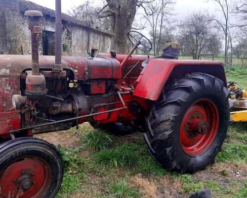 Tractor Fahr 45 con Desmalezadora