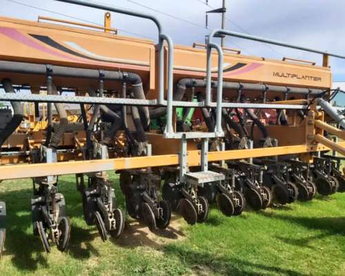 Sembradora Fabimag de 14 a 52 Neumatica Matermacc Usada