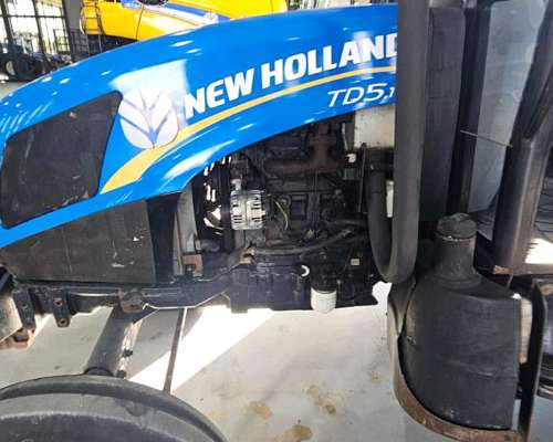 Tractor New Holland TD5.100 Traccion Simple 2014 6441 Horas