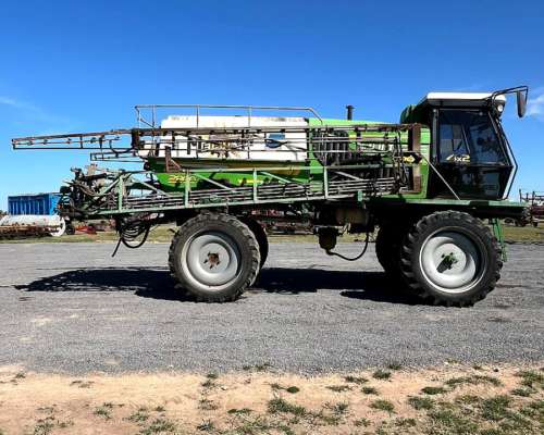 Pulverizador Metalfor 2800 con 25 Mts de Botalón