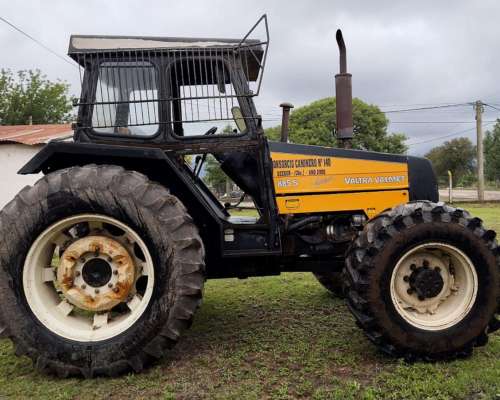 Tractor Valtra-valmet 885s con Cabina
