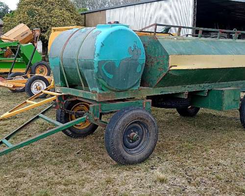 Tanque Combust. 3000 Lts con Accesorios y Gomas