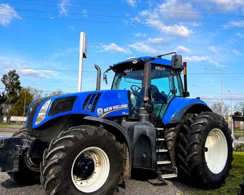 Tractor New Holland T8.350 - año 2015 - 5000hs - Americano
