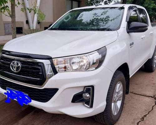 Toyota Hilux Versión SR
