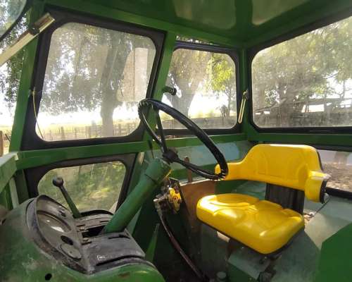 Tractor John Deere 2420