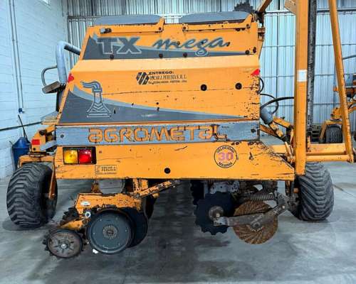 Sembradora Agrometal TX Mega 16/52 Neumática Feril. Lateral
