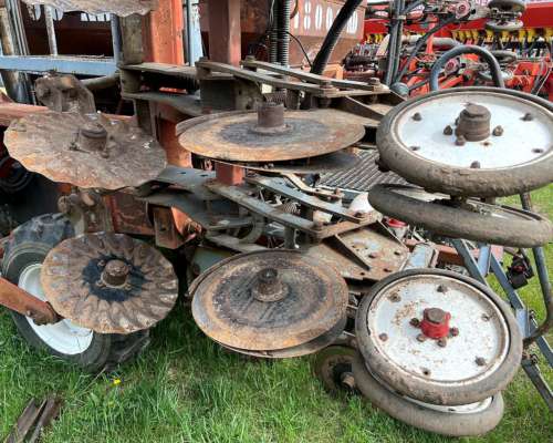 Sembradora Apache 18000 de 37 a 2