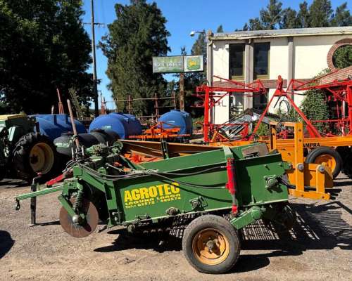 Arrancadora de Papas Agrotec LSP de 2 Surco con muy Poco USO