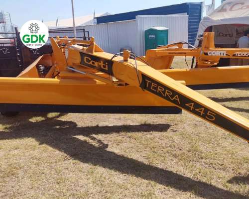 Niveladora de Arrastre Terra M 445 2 Ruedas 5 Cil. - Corti