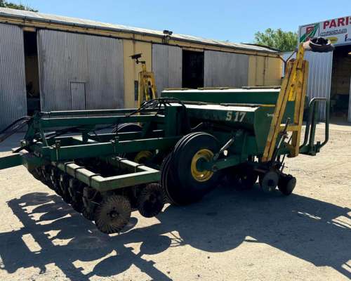 Sembradora Templar de 17 a 17,5 con Alfalfero