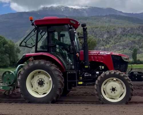 Tractor Agro Chery RK704 de 70 HP Chino Motor Perkins