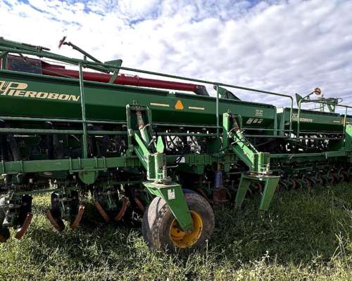 Sembradora Pierobon MIX 10880 2b año 2002