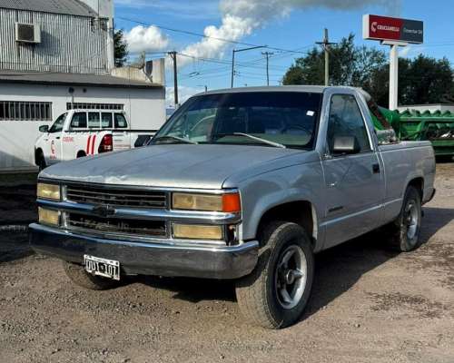 Camioneta Chevrolet Silverado DLX MWM