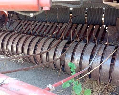 Rotoenfardadora Hesston, Modelo 2012, con Monitor.