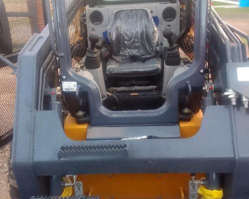 Pala Mini Cargadora Xcmg Xc740k