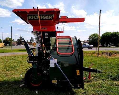 Embolsadora de Granos Enteros Richiger R990 Disponible