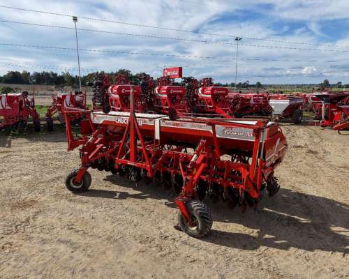 Sembradora Crucianelli Pionera 3520