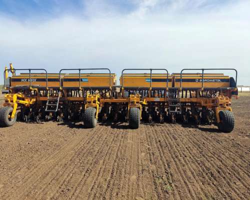 Sembradora Agrometal MX MAX 39 Lineas a 26 CM.