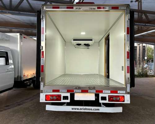 Shineray T30 C/S CH con Duales con Furgon Refrigerado -18