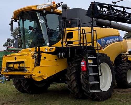 Cosechadora New Holland CR 7.90 800 Horas Igual a Nueva