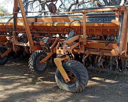 Sembradora Agrometal MX de 33 a 21 CM.